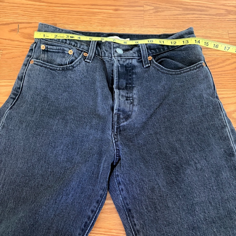 Levi’s Wedgie Straight Leg
